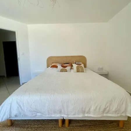 Avec Piscine Et Jacuzzi A Ajaccio Villa Ajaccio (Corsica)