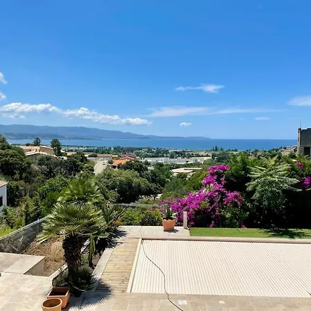 Avec Piscine Et Jacuzzi A Ajaccio *
