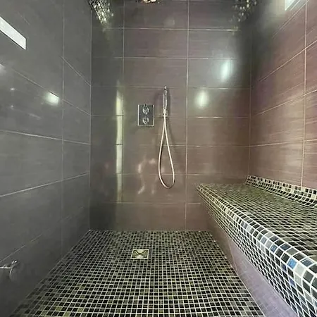Avec Piscine Et Jacuzzi A Ajaccio Villa *