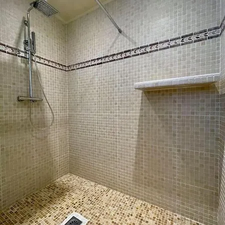 Villa Avec Piscine Et Jacuzzi A Ajaccio *