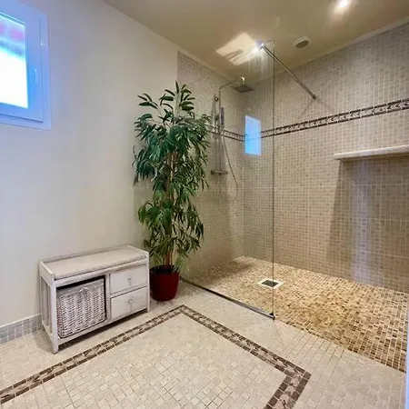 Avec Piscine Et Jacuzzi A Ajaccio