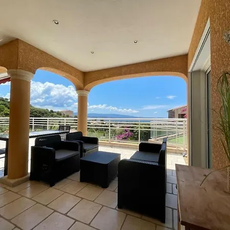 Avec Piscine Et Jacuzzi A Ajaccio Villa Ajaccio (Corsica)